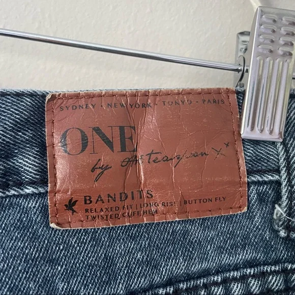 One Teaspoon Bandits Distressed Denim Shorts - Picture 4 of 7